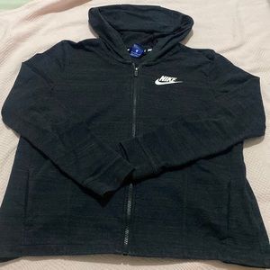 Nike jacket never been used size M in womens